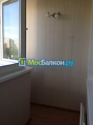 Отделка балкона и лоджии пластиковыми ПВХ панелями в Дзержинском от компании МосБалкон