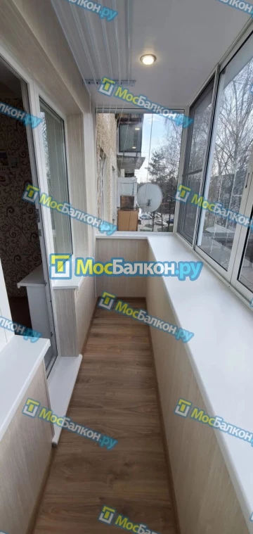 Остекление балкона в хрущевке под ключ в Москве низкие цены в «Мосбалкон