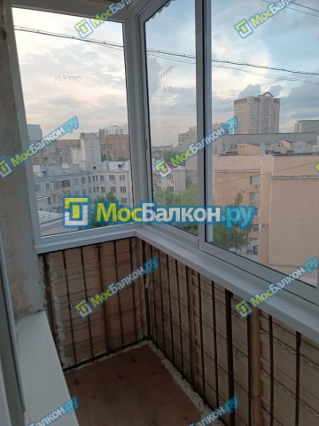 Крыша на балконе в Дзержинском монтаж и ремонт по выгодной цене от МосБалкон