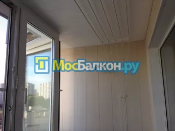 Отделка балкона и лоджии пластиковыми ПВХ панелями в Дзержинском от компании МосБалкон
