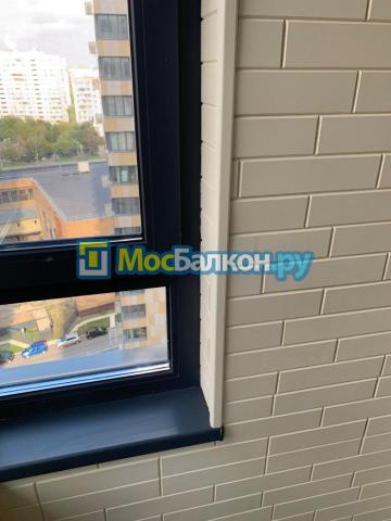 отделка балкона стеновым паркетом и ламинатом
