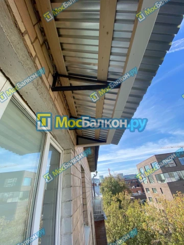 Крыша на балконе в Дзержинском монтаж и ремонт по выгодной цене от МосБалкон