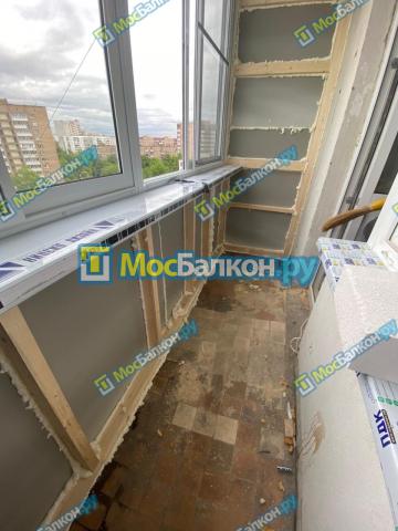 Алюминиевое остекление на последнем этаже с крышей