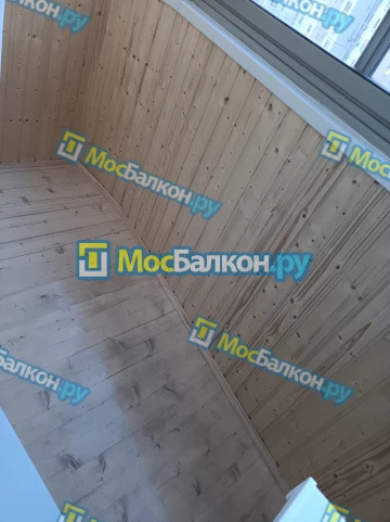 Отделка балконов деревянной вагонкой в Москве