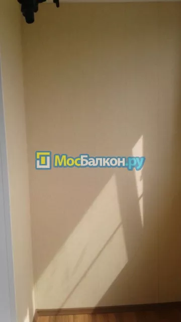 Отделка балкона и лоджии пластиковыми ПВХ панелями в Дзержинском от компании МосБалкон