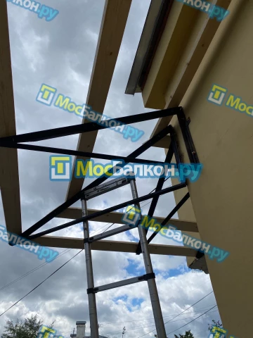 Крыша на балконе в Дзержинском монтаж и ремонт по выгодной цене от МосБалкон